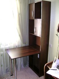 Компьютерный стол и стеллаж